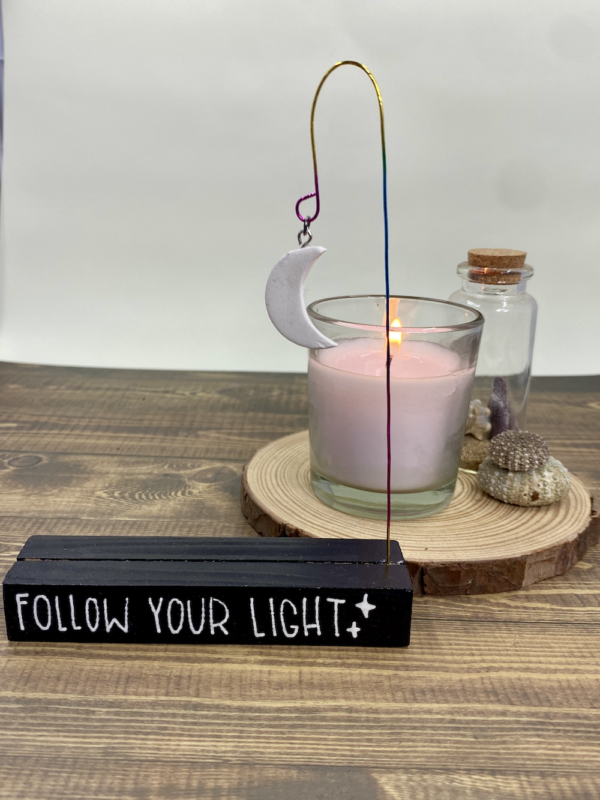 FOLLOW YOUR LIGHT (STAND)