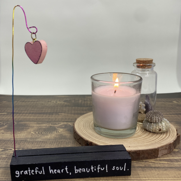 GRATEFUL HEART, BEAUTIFUL SOUL (STAND)