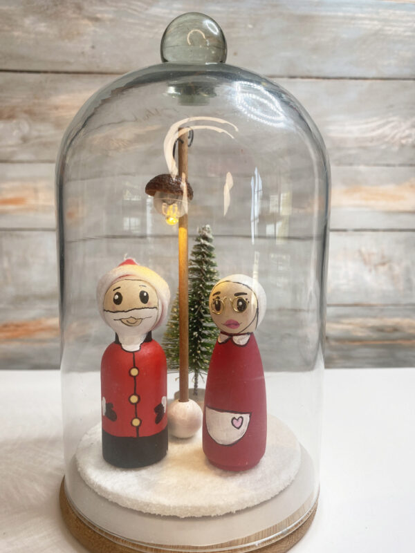 MR AND MRS CLAUS CLOCHE