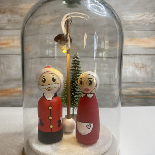 MR AND MRS CLAUS CLOCHE - Image 3